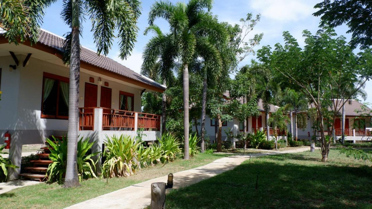 รีสอร์ท ไร่ลำภู ฟาร์ม แอนด์ แคมปิ้ง นครสวรรค์ ภายนอก รูปภาพ